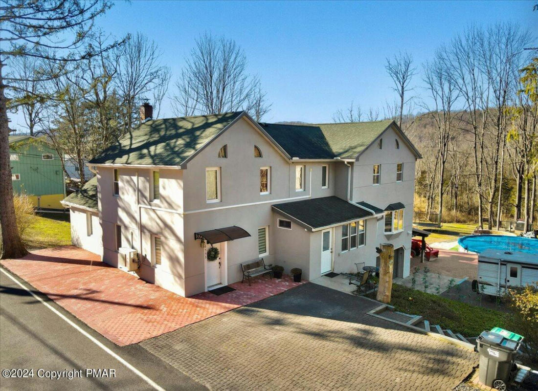 1553 MIDDLE RD, STROUDSBURG, PA 18360, photo 1 of 73